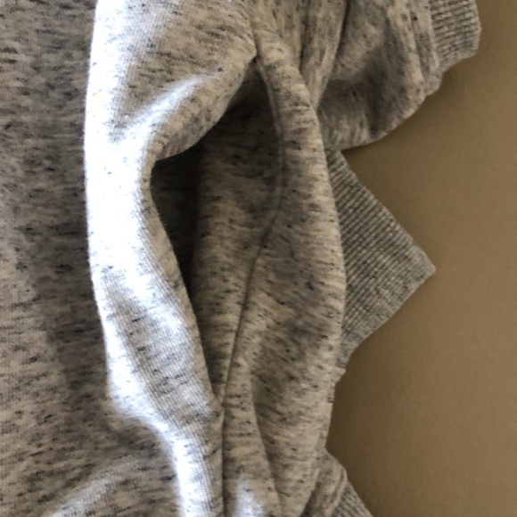 BEAUTIFUL MAISON SCOTCH EMBROIDERED FLORAL SWEATSHIRT. - Picture 7 of 9